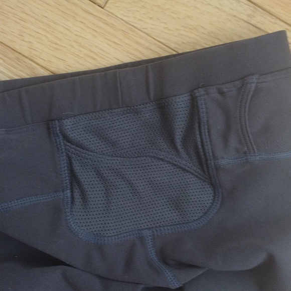- Nike gray back mesh pocket elastic pull string waist capri length leggin… - Picture 2 of 5
